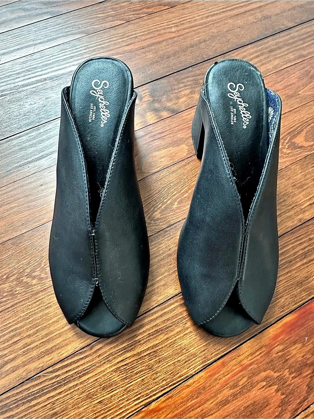 Seychelles Black Mules Size 7